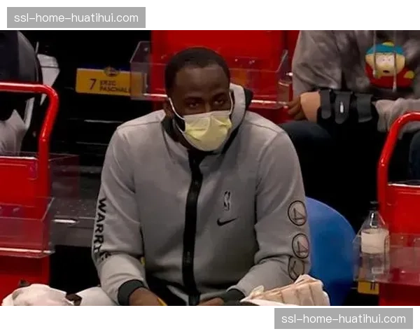 败方更衣室纪实:一场因沟通失误导致防守体系崩溃的赛后总结 败方更衣室纪实:一场因沟通失误导致防守体系崩溃的赛后总结