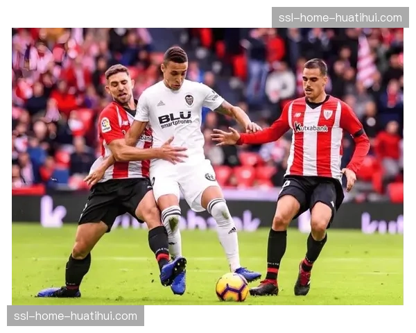 西甲实时：马竞客场0-1落后于赫罗纳，争四前景蒙上阴影。